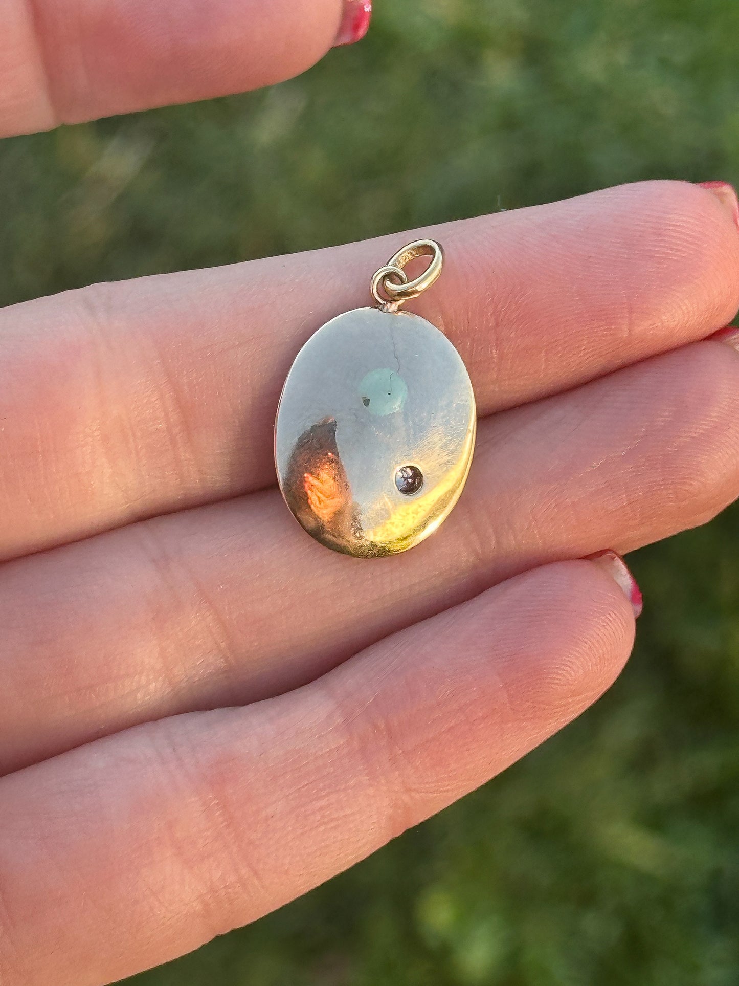 Gold Antique Lion Pendant with Old Mine Cut Diamond in 10ct gold