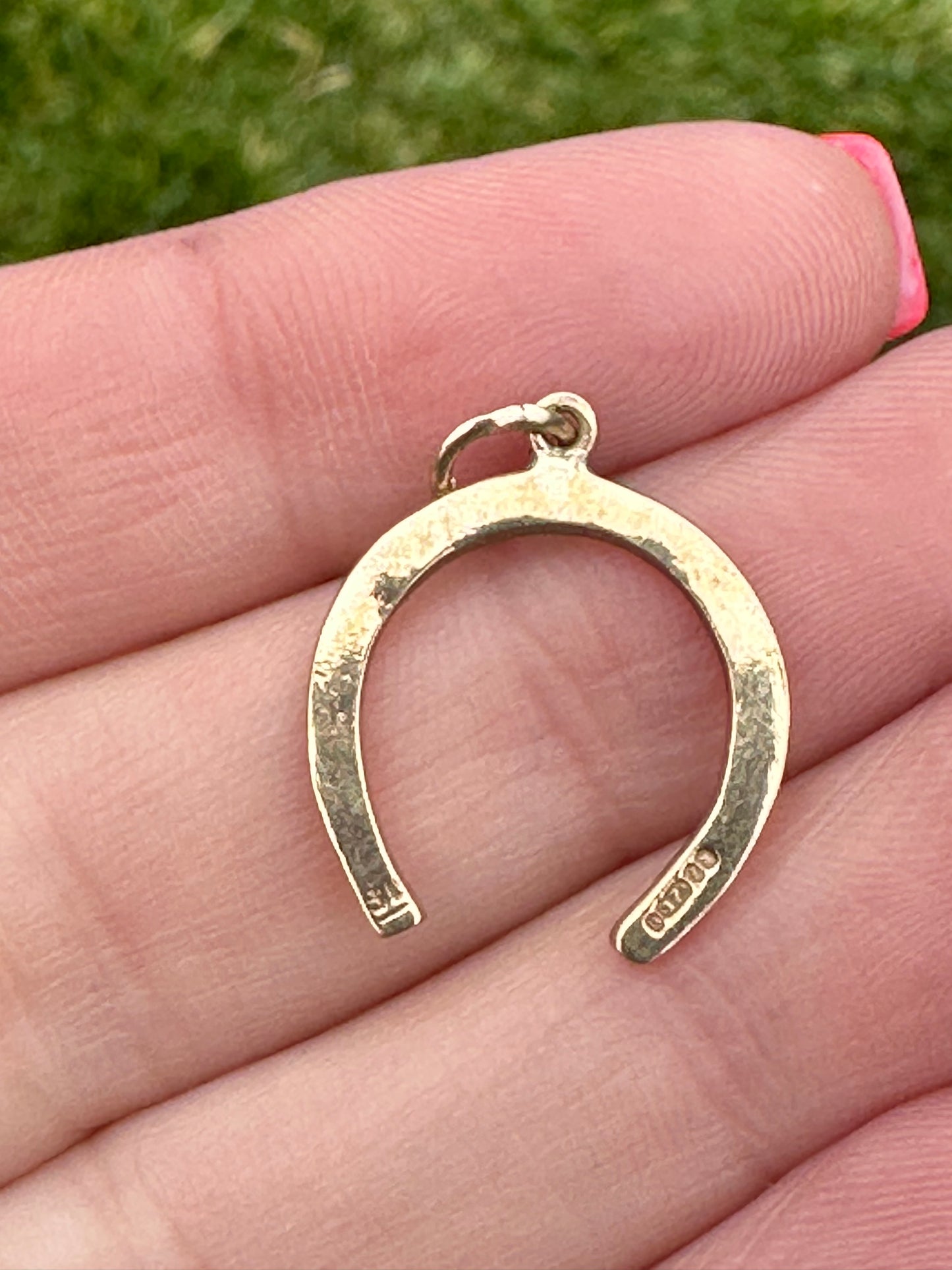 9ct Vintage Lucky Horseshoe pendant