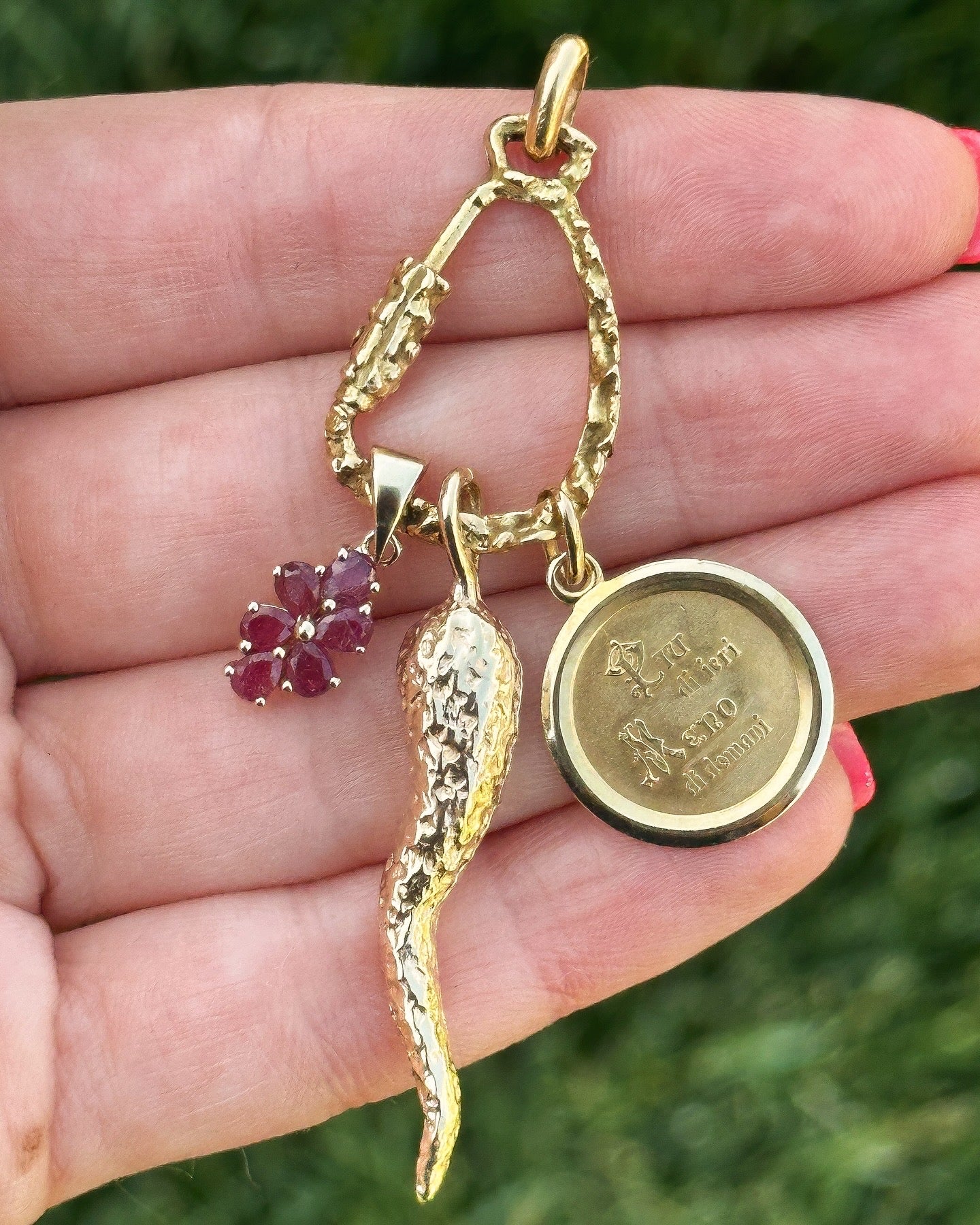 Vintage 18k Unique Augis pendant - by UnoAErre