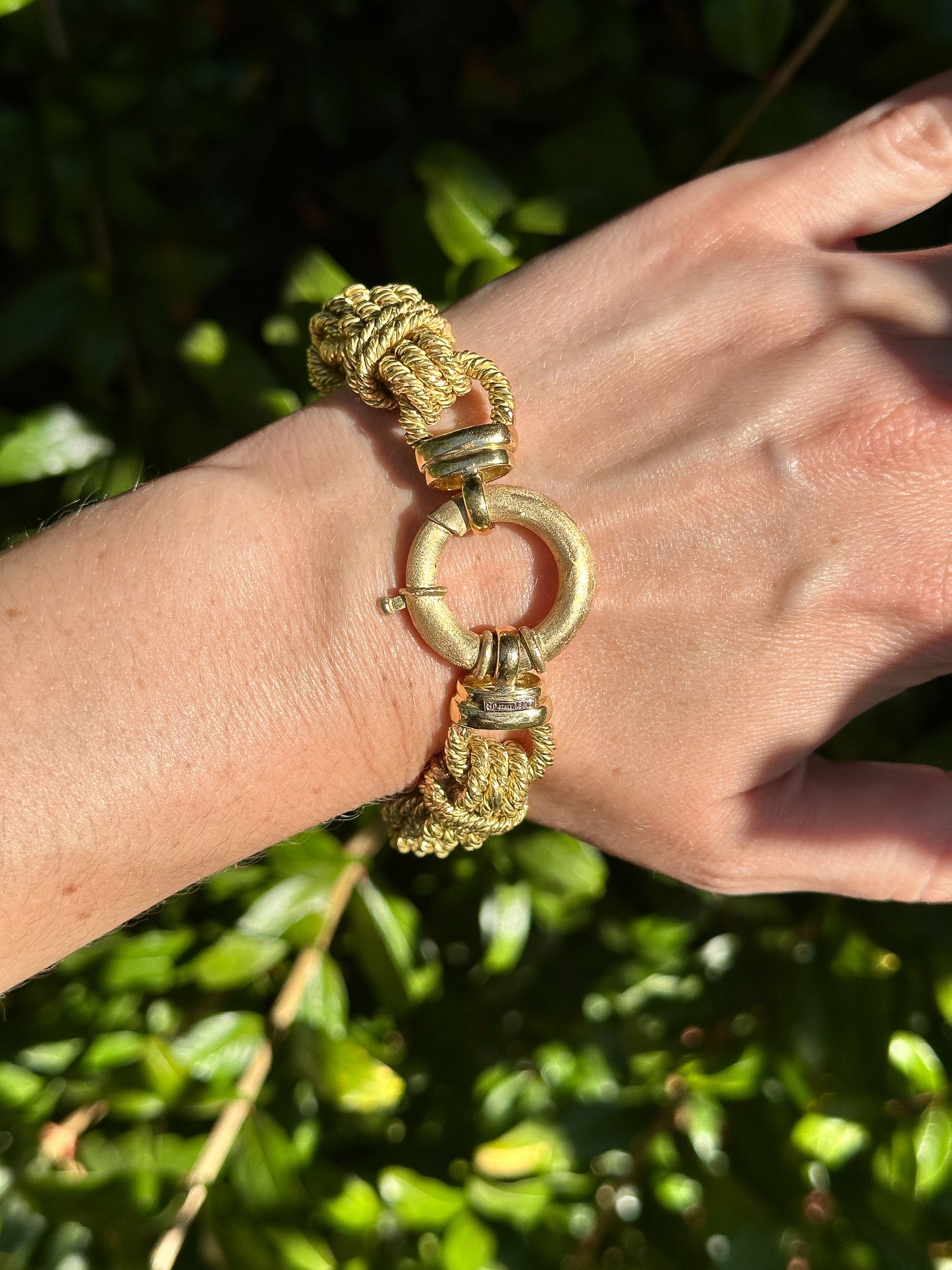Vintage 18k Lover’s Knot solid bracelet with Oversized Bolt Clasp - 7.75”