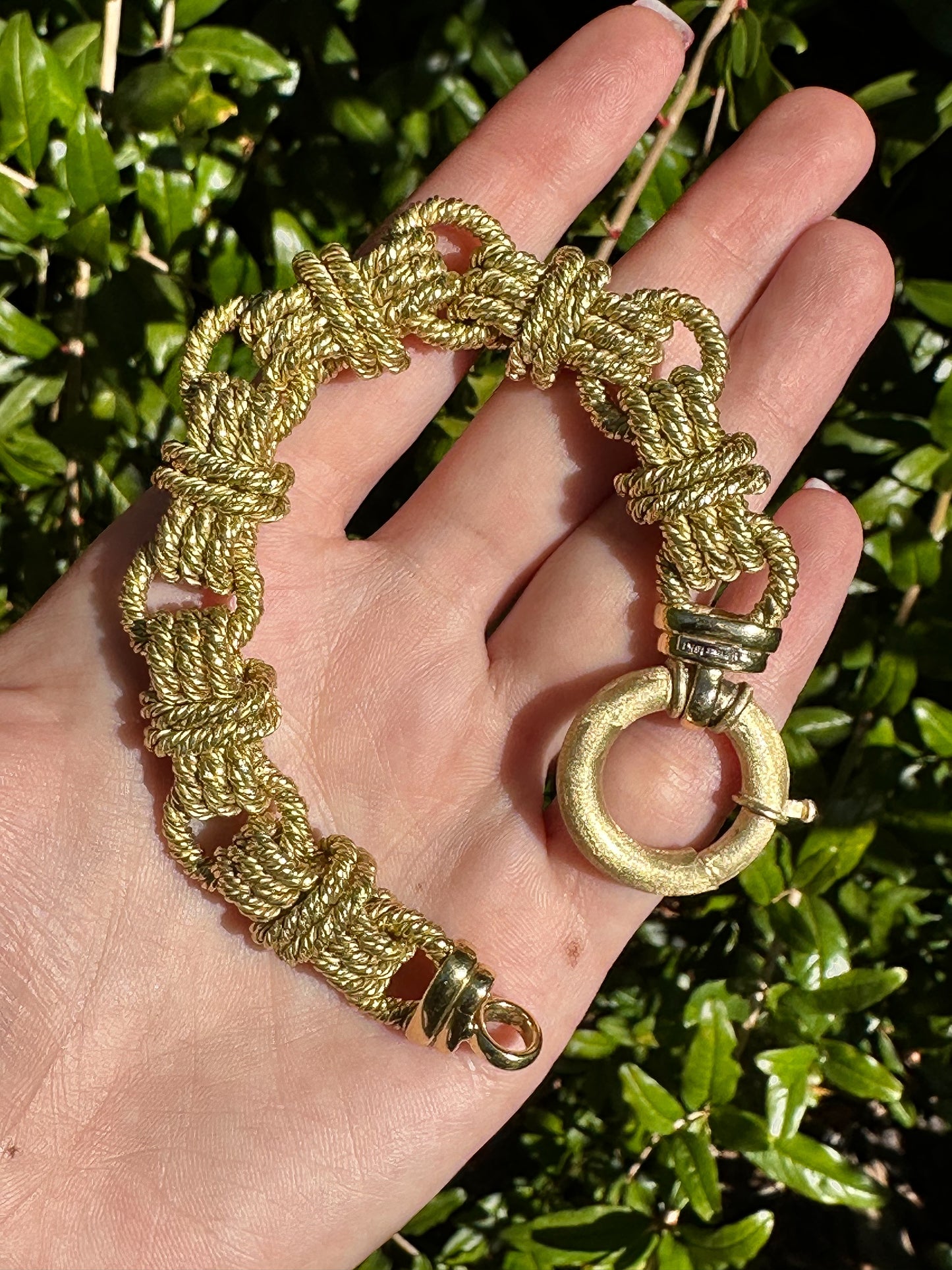 Vintage 18k Lover’s Knot solid bracelet with Oversized Bolt Clasp - 7.75”