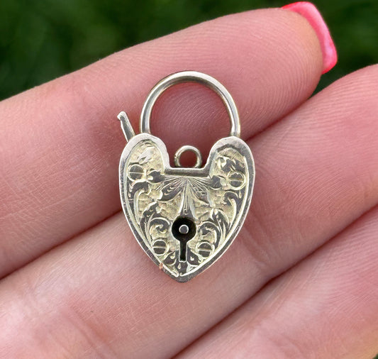 Etched Heart Padlock - Antique 9ct