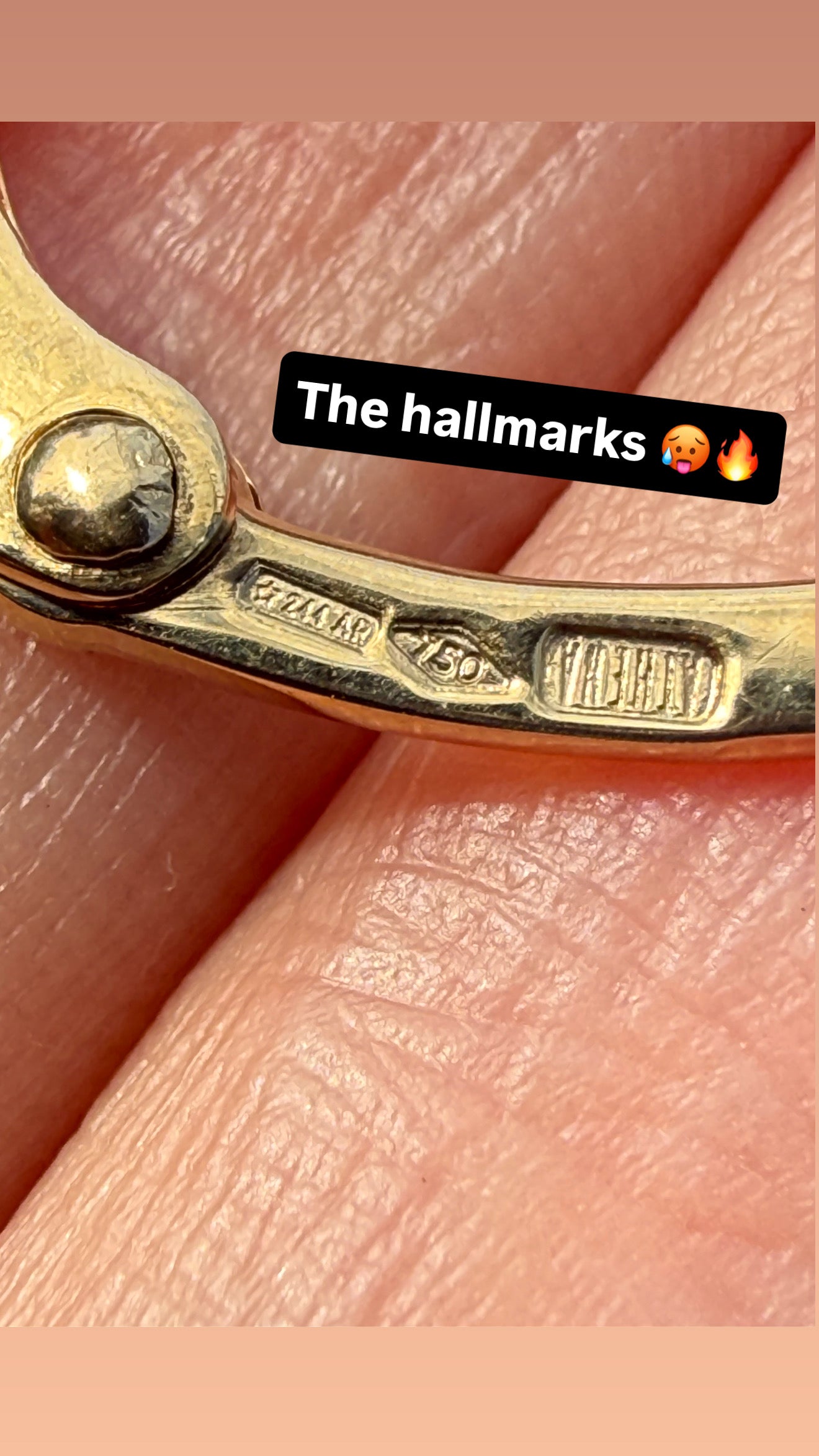 Large 18k Vintage Charm Holder - Hallmarked