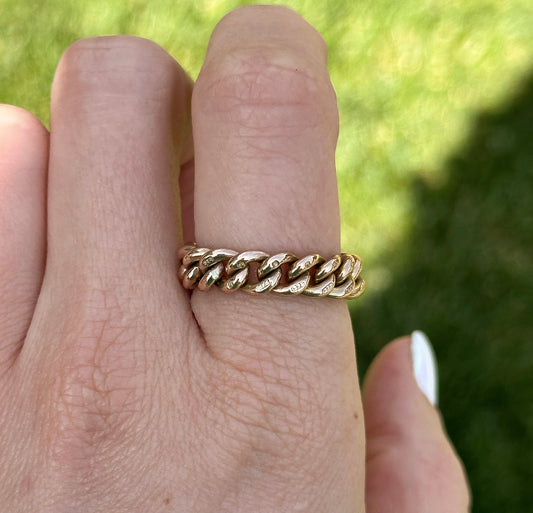 Antique 9ct chubby tight chain ring - size 7.75-8.25