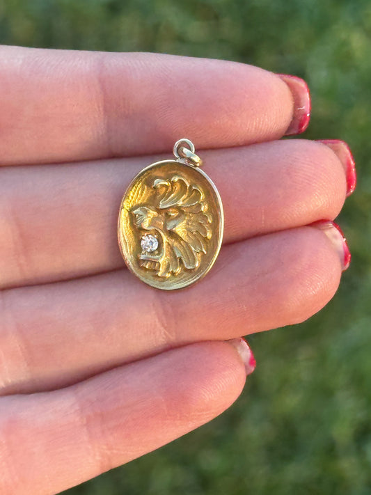 Antique Lion Pendant with Old Mine Cut Diamond in 10ct gold