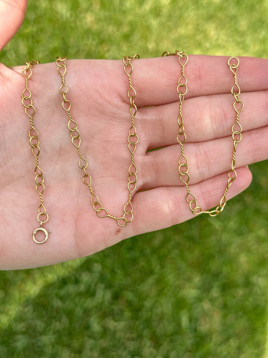 18k Vintage yellow gold twisted link chain with antique 14k bolt clasp - 17.5”