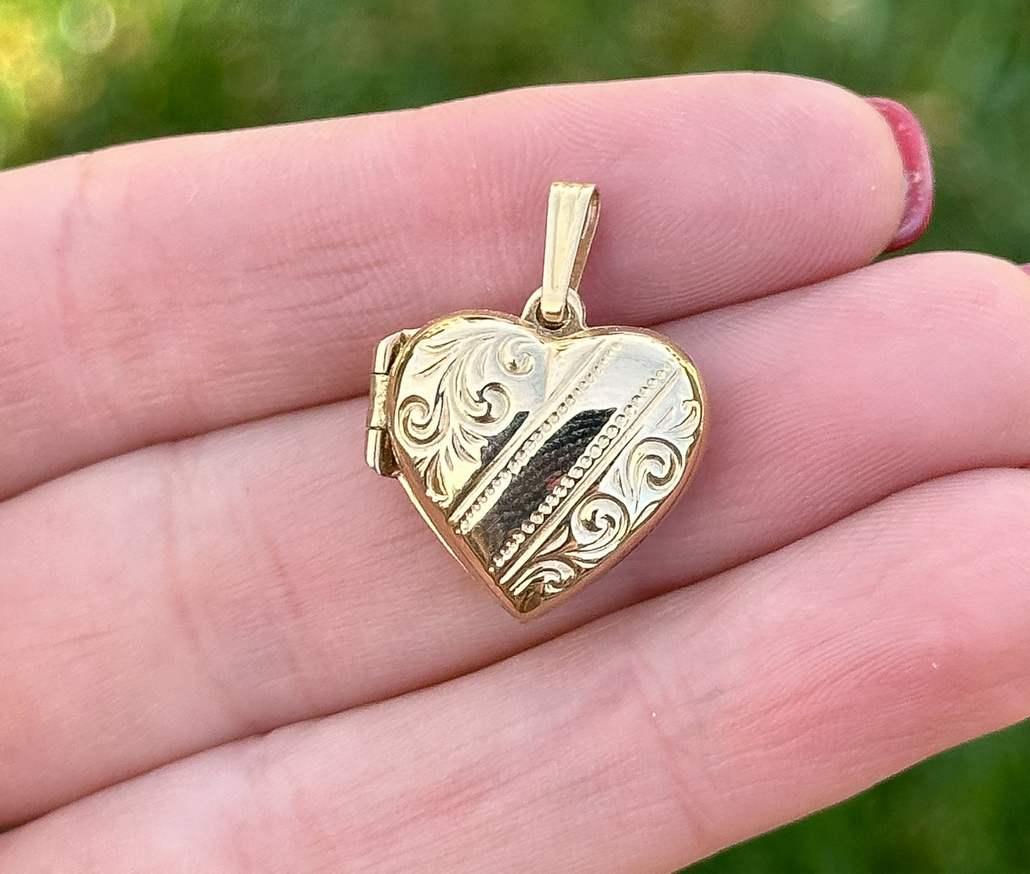 Vintage 14k solid gold heart locket