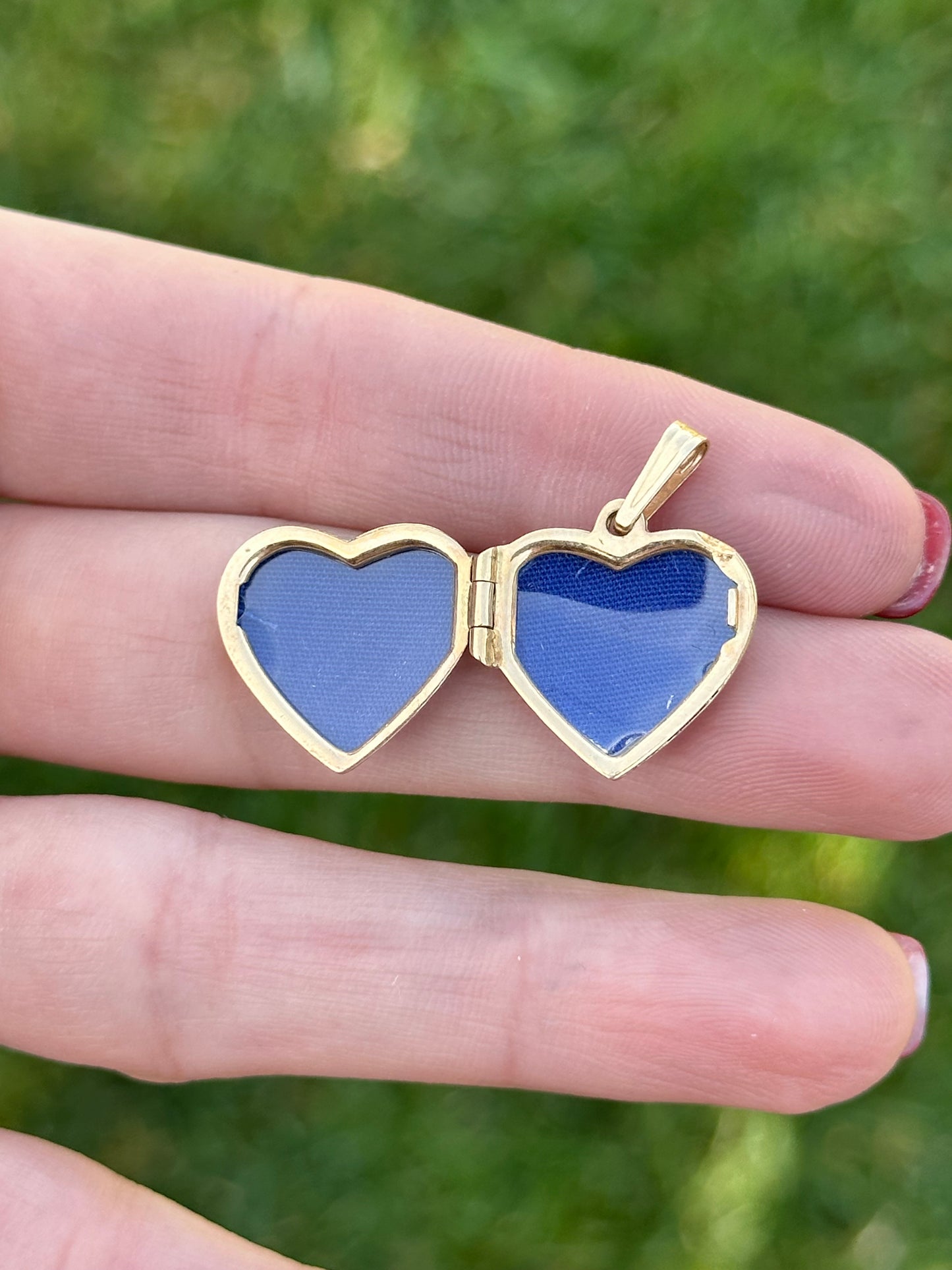 Vintage 14k solid gold heart locket