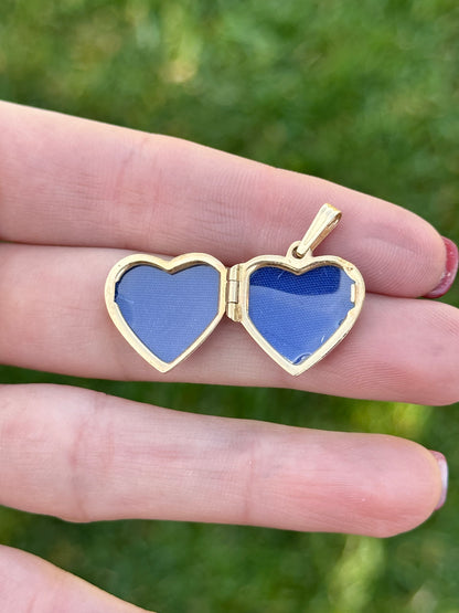 Vintage 14k solid gold heart locket