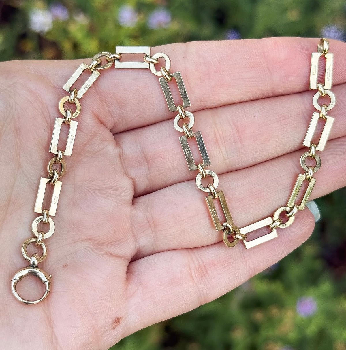 9ct Vintage Geometric stamped bracelet with large bolt clasp - 7.75”