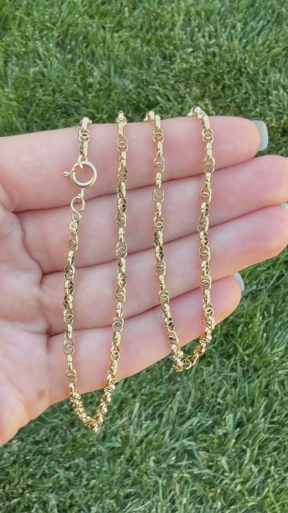 9ct Antique yellow gold chain with Victorian tag - 18.5”