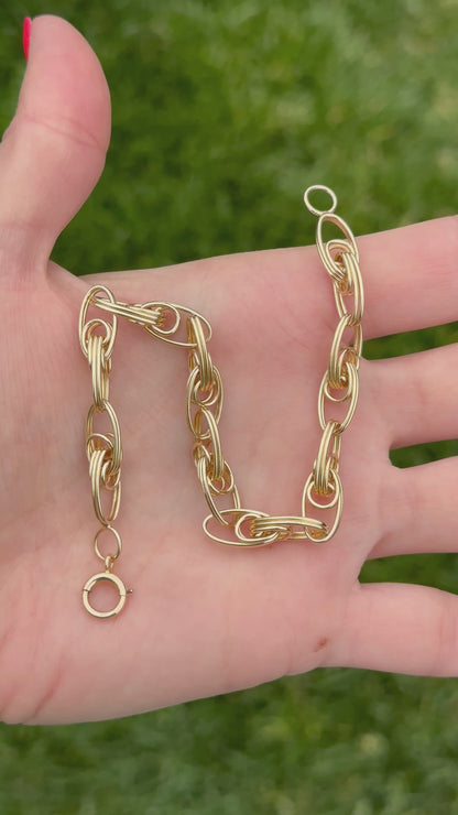 14k Vintage Love-knot bracelet with bolt clasp - 8.25”